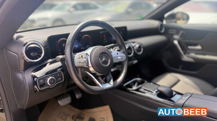Mercedes Benz CLA250 2023