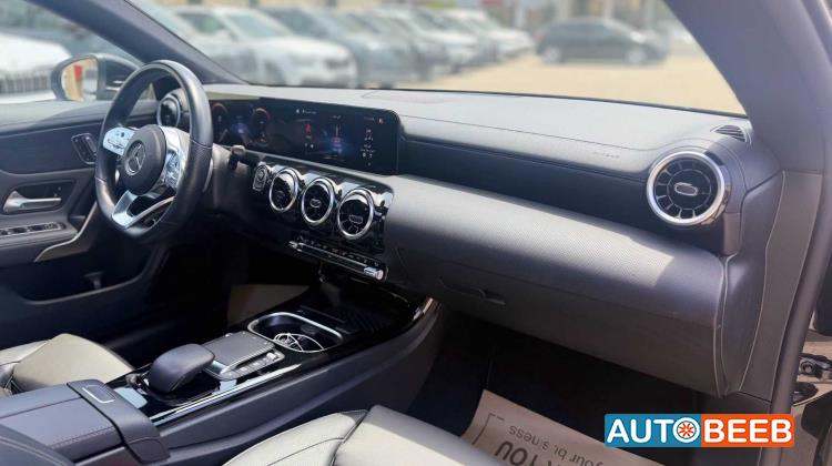 Mercedes Benz CLA250 2023