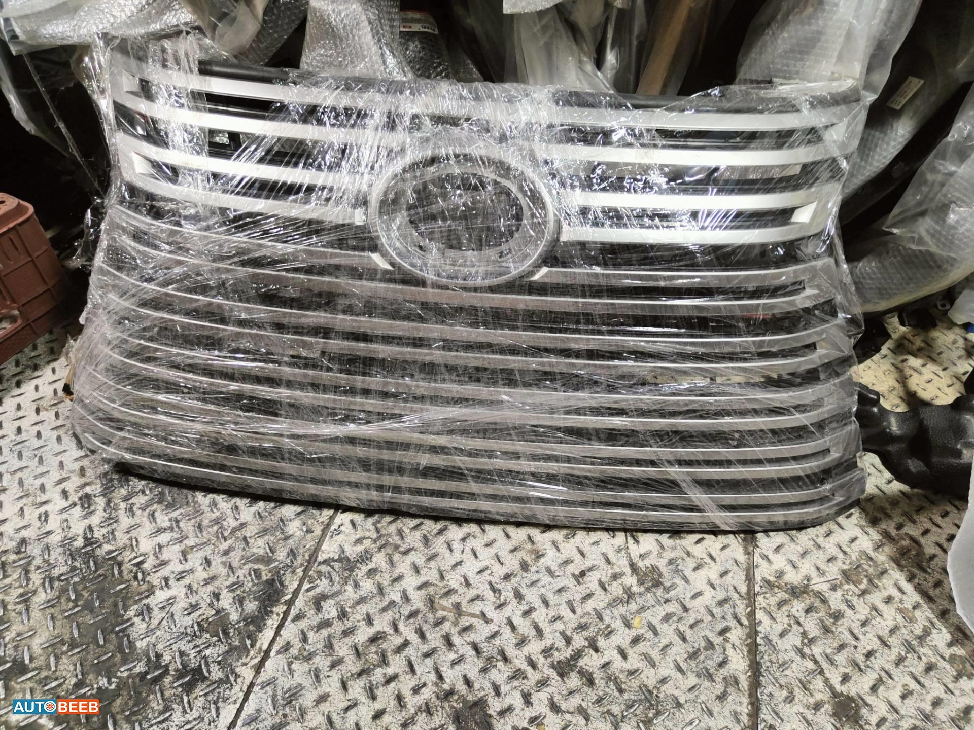 Body  Grilles Lexus LX600