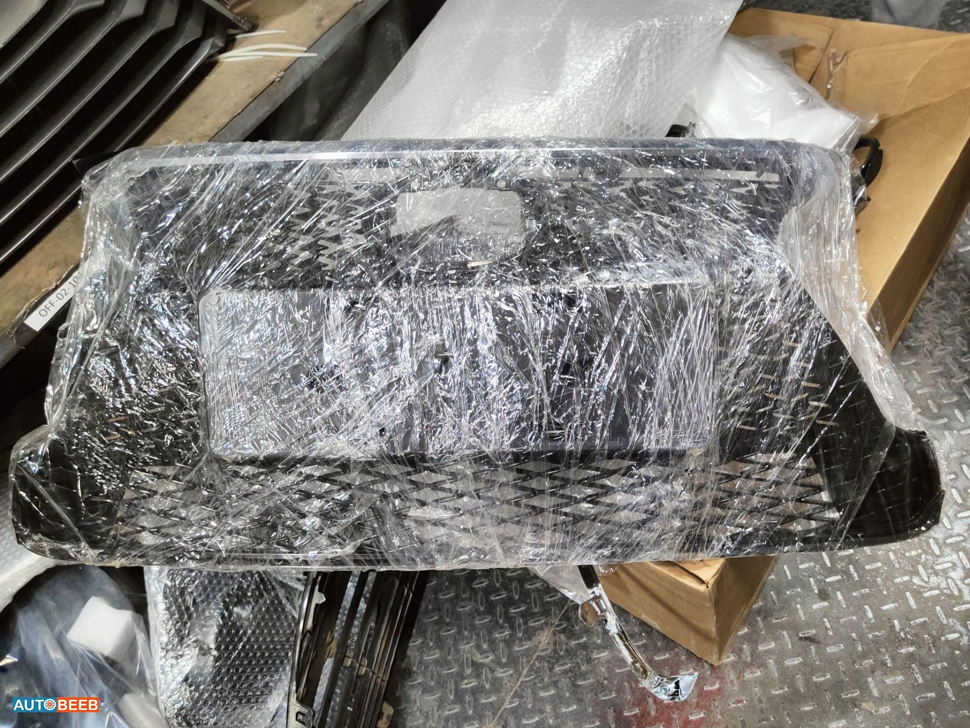 Body  Grilles Lexus NX300