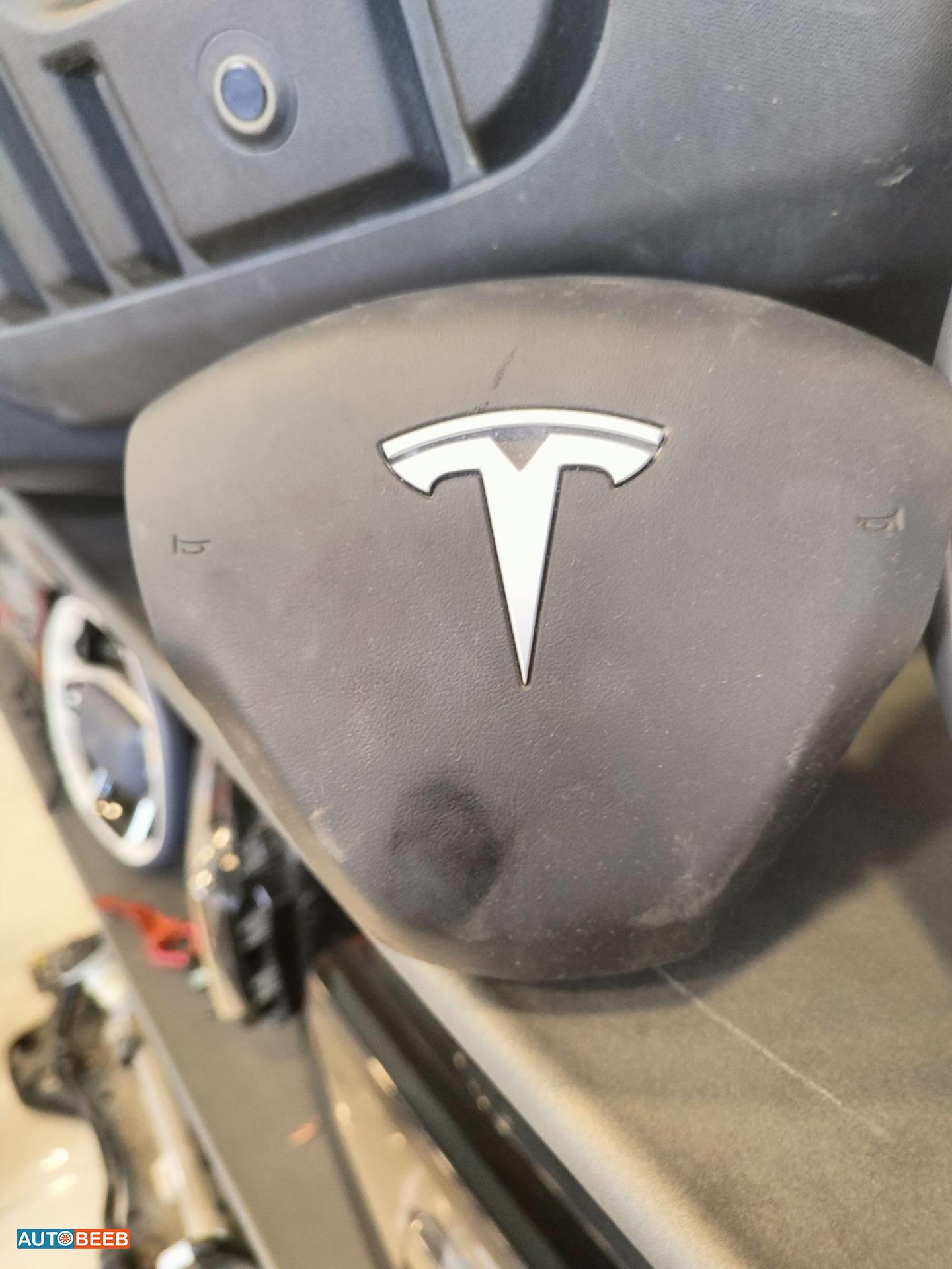 Cabin  Steering Wheel Tesla S