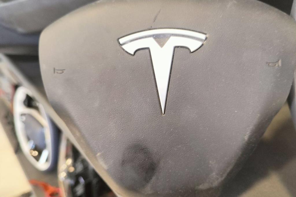 Cabin  Steering Wheel Tesla S