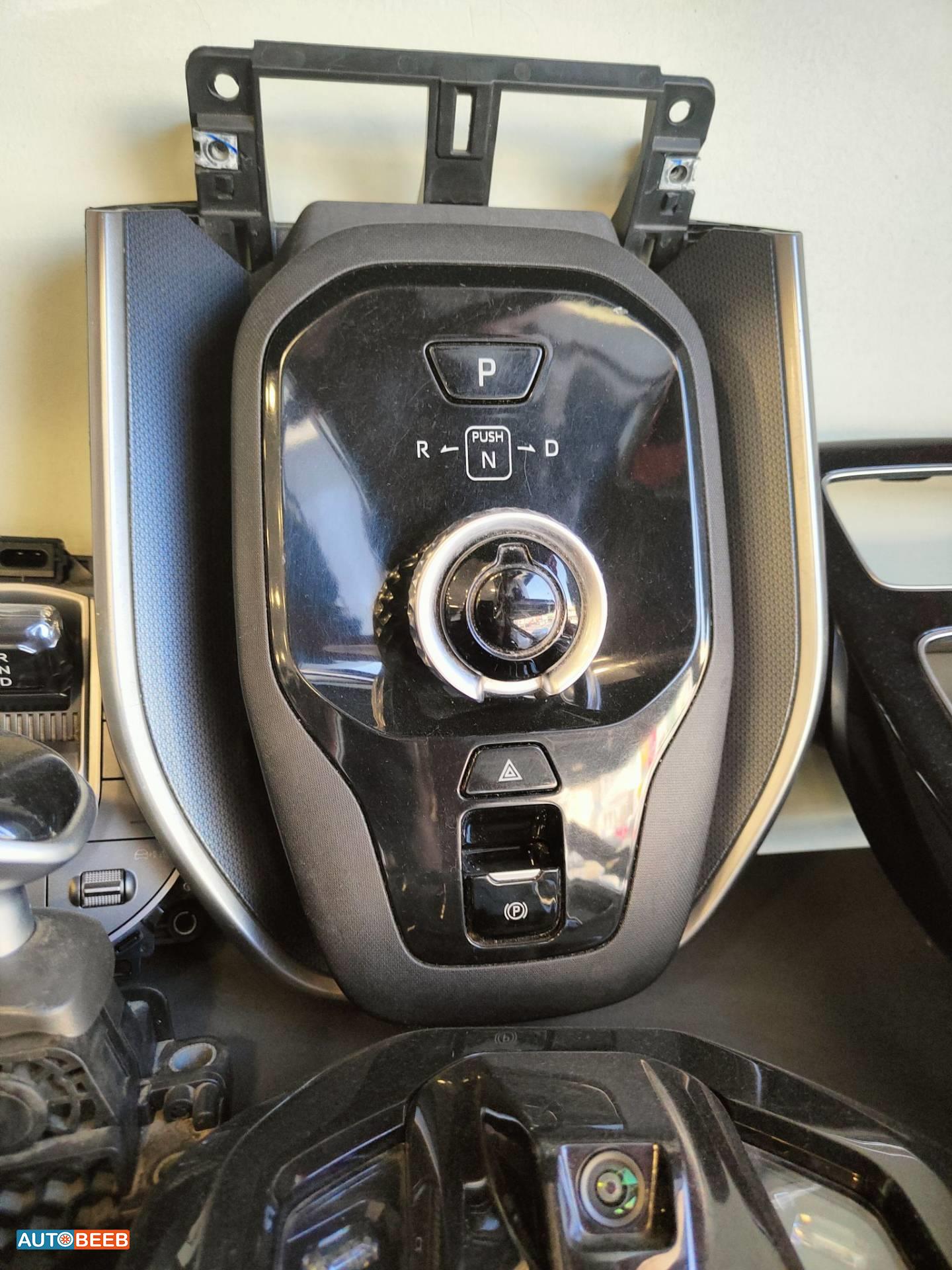 Cabin  Control buttons Toyota bZ3X