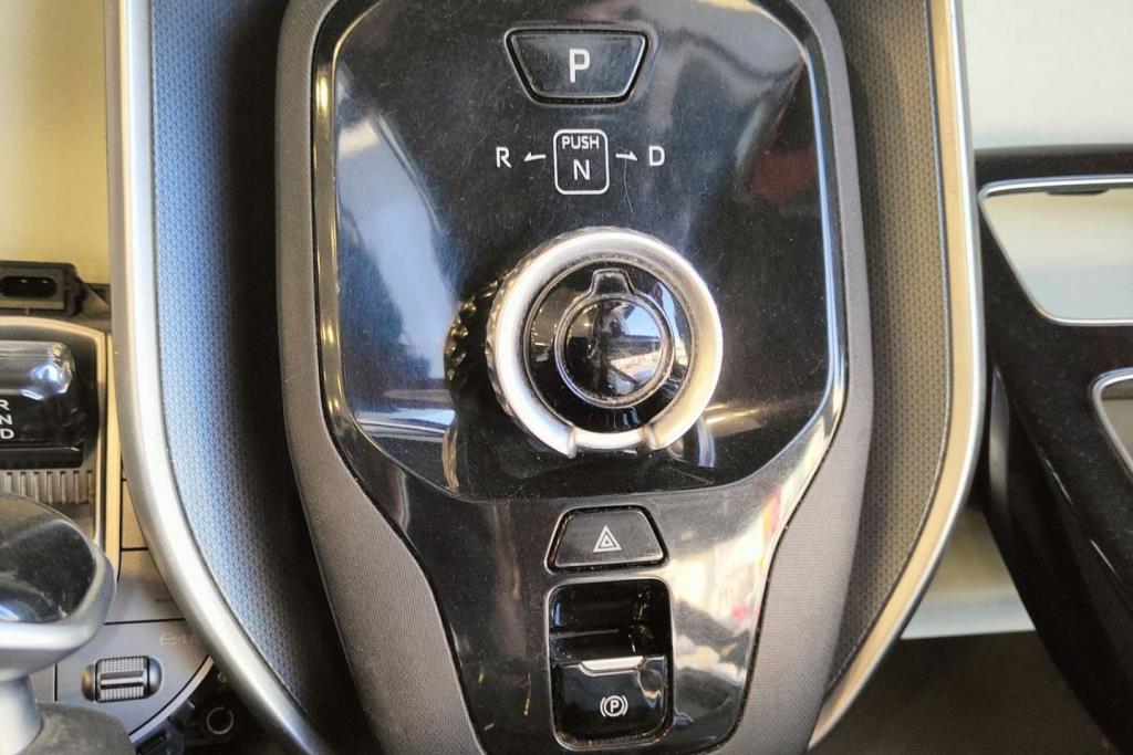 Cabin  Control buttons Toyota bZ3X