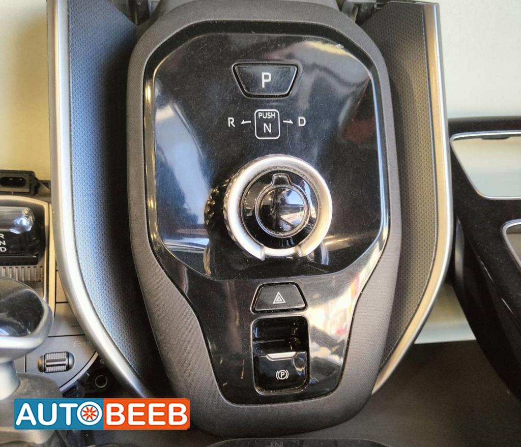 Cabin  Control buttons Toyota bZ3X