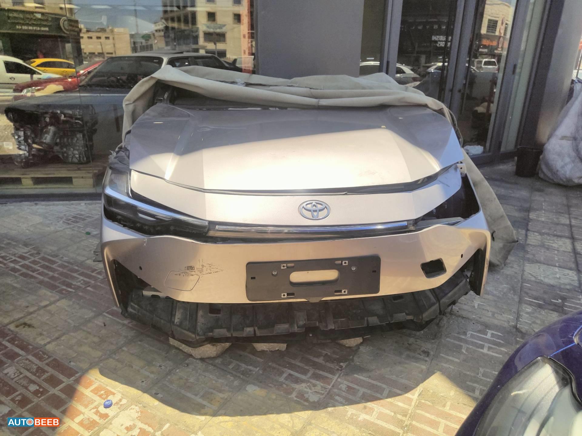 Body  Front clip Toyota bZ3X