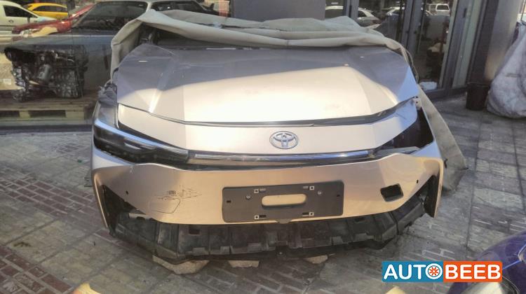 Body  Front clip Toyota bZ3X