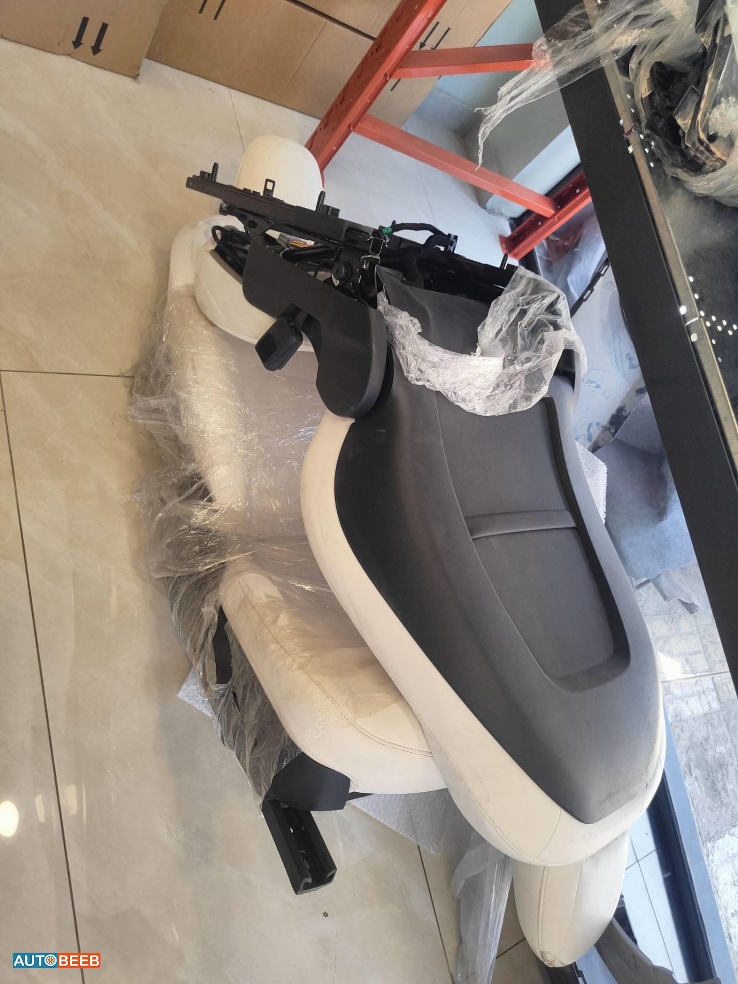 Cabin  Seat Tesla 3