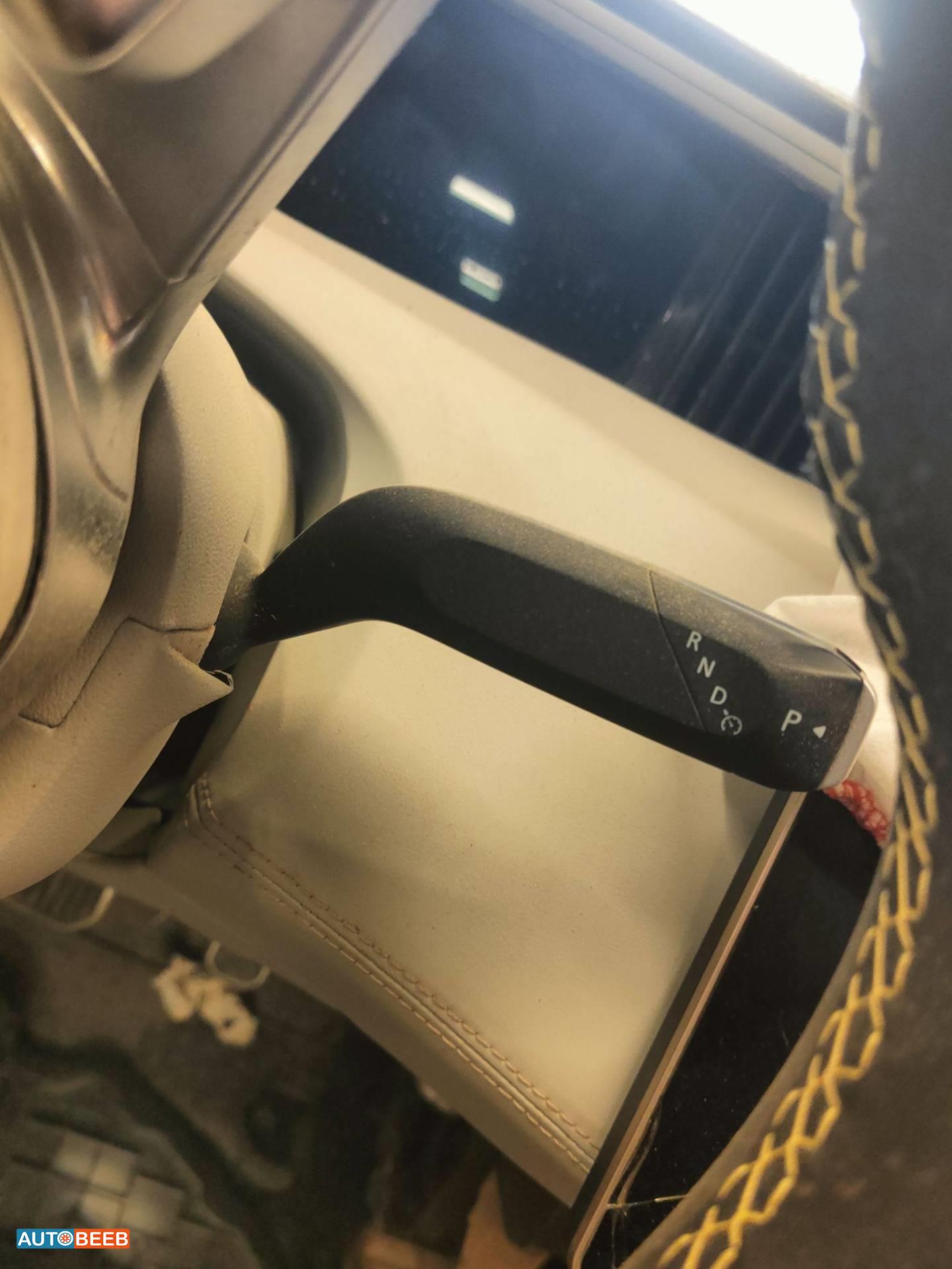 Cabin  Control buttons Avatr Model 11