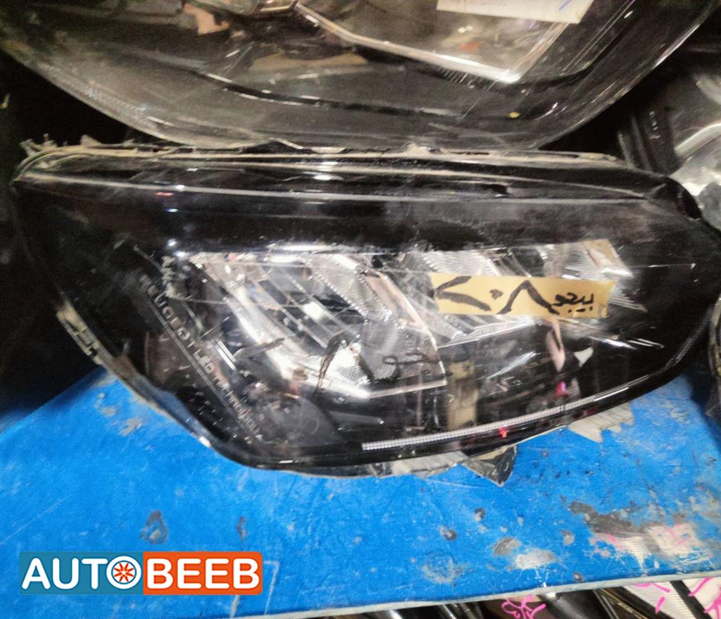 Lights Front light Peugeot 208
