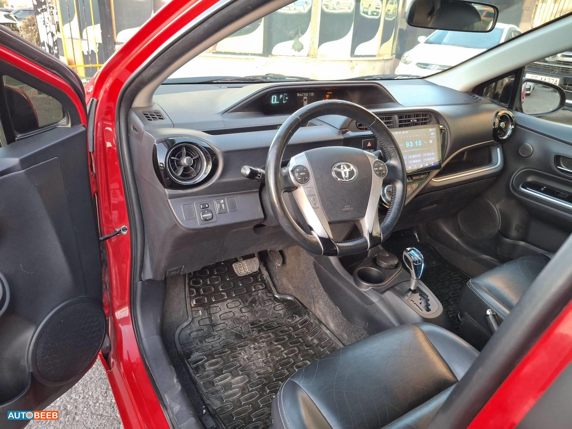 Toyota Prius 2014