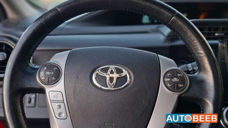 Toyota Prius 2014
