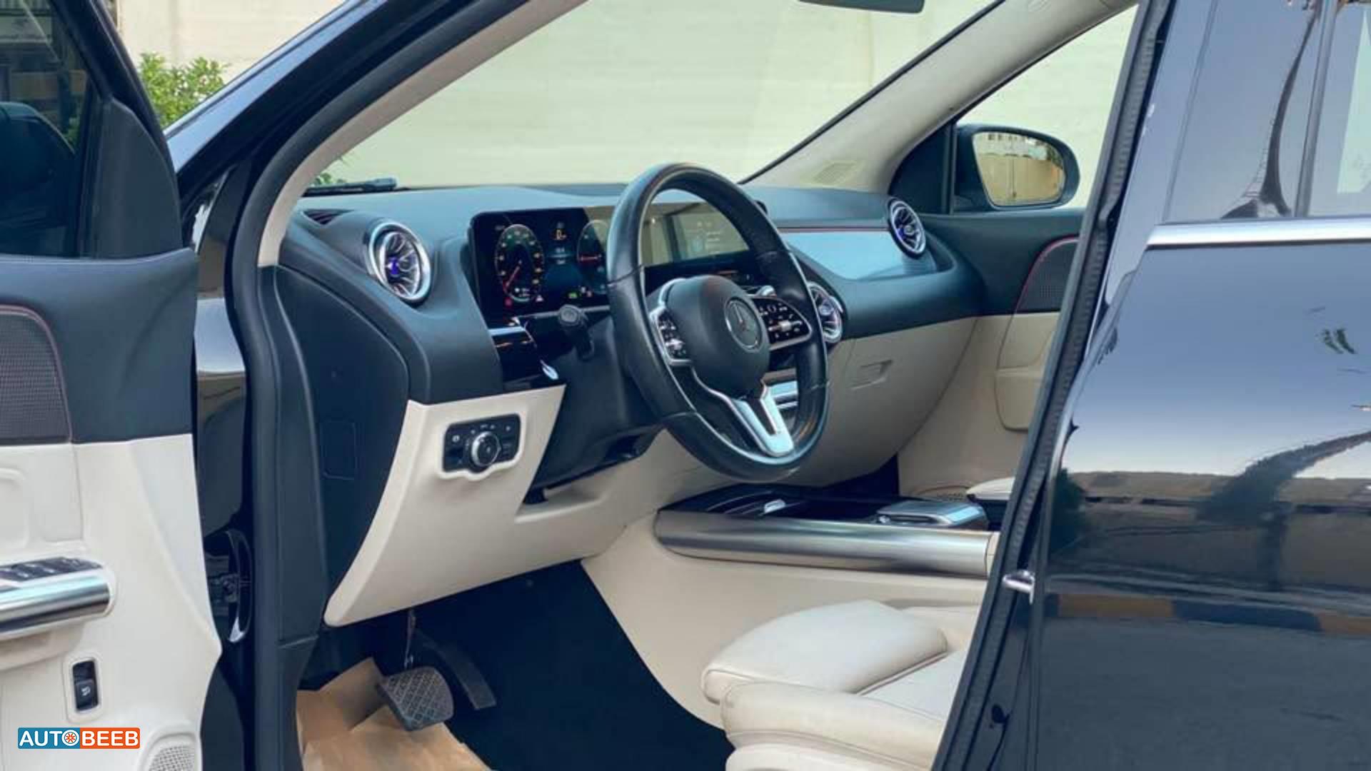Mercedes Benz EQA250 2022