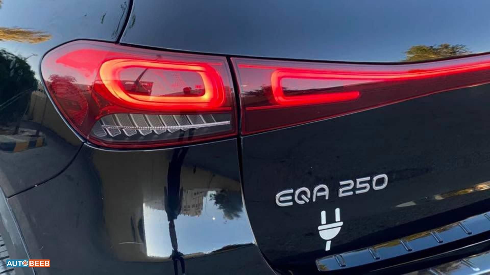 Mercedes Benz EQA250 2022