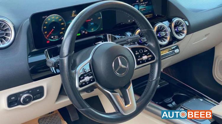 Mercedes Benz EQA250 2022