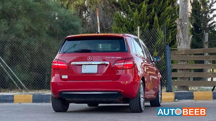Mercedes Benz B250 2015
