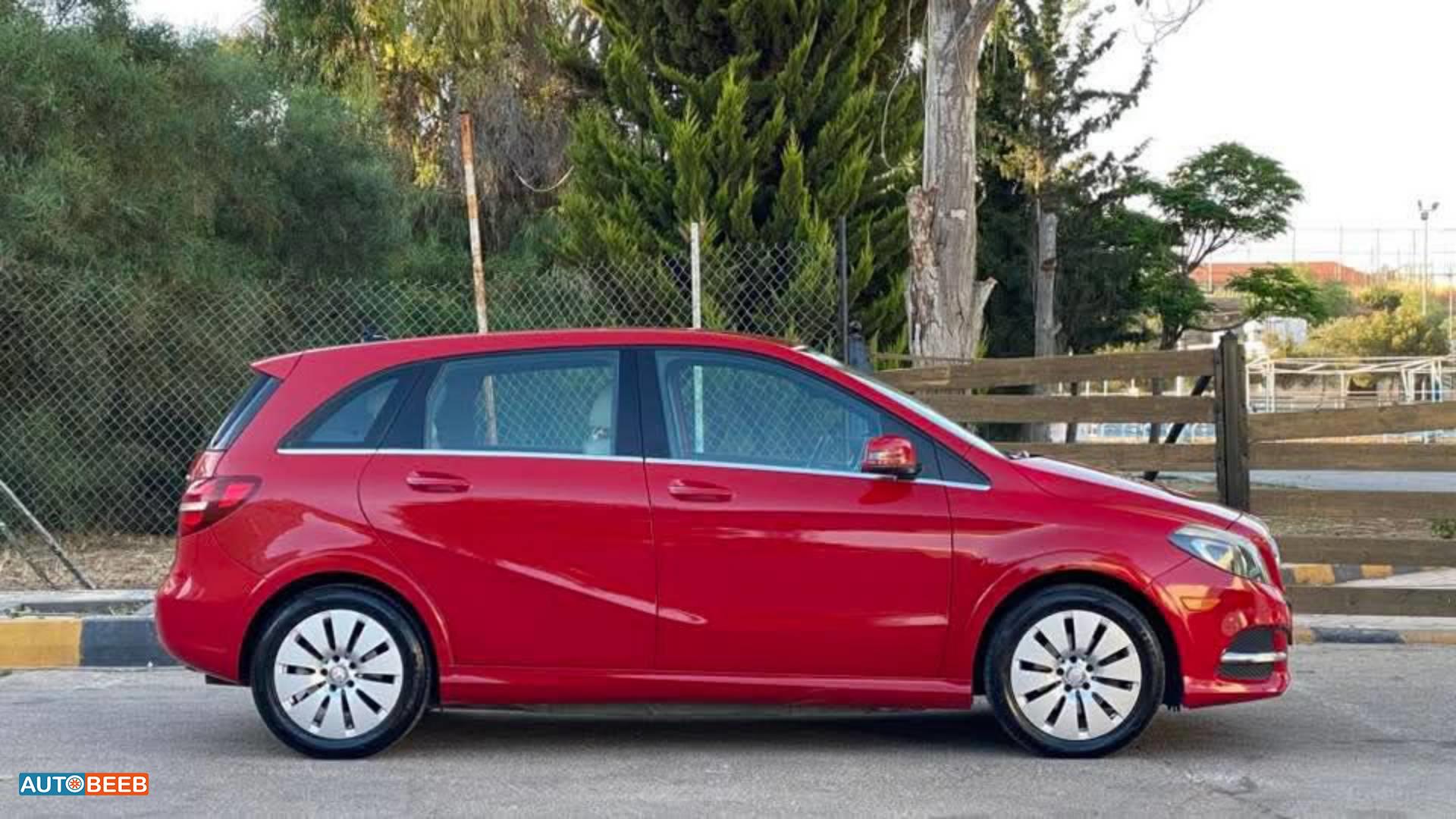 Mercedes Benz B250 2015