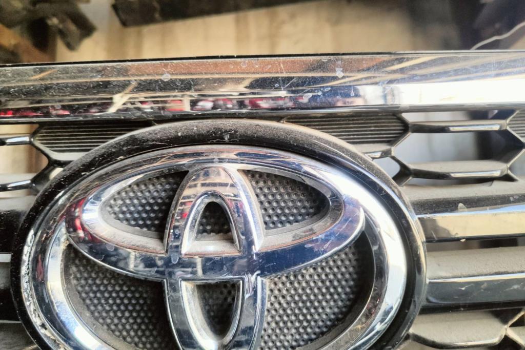 Body  Emblems Toyota Hilux