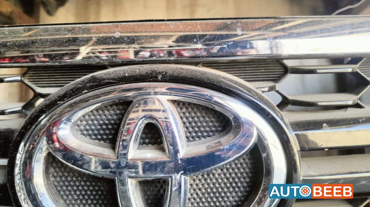 Body  Emblems Toyota Hilux