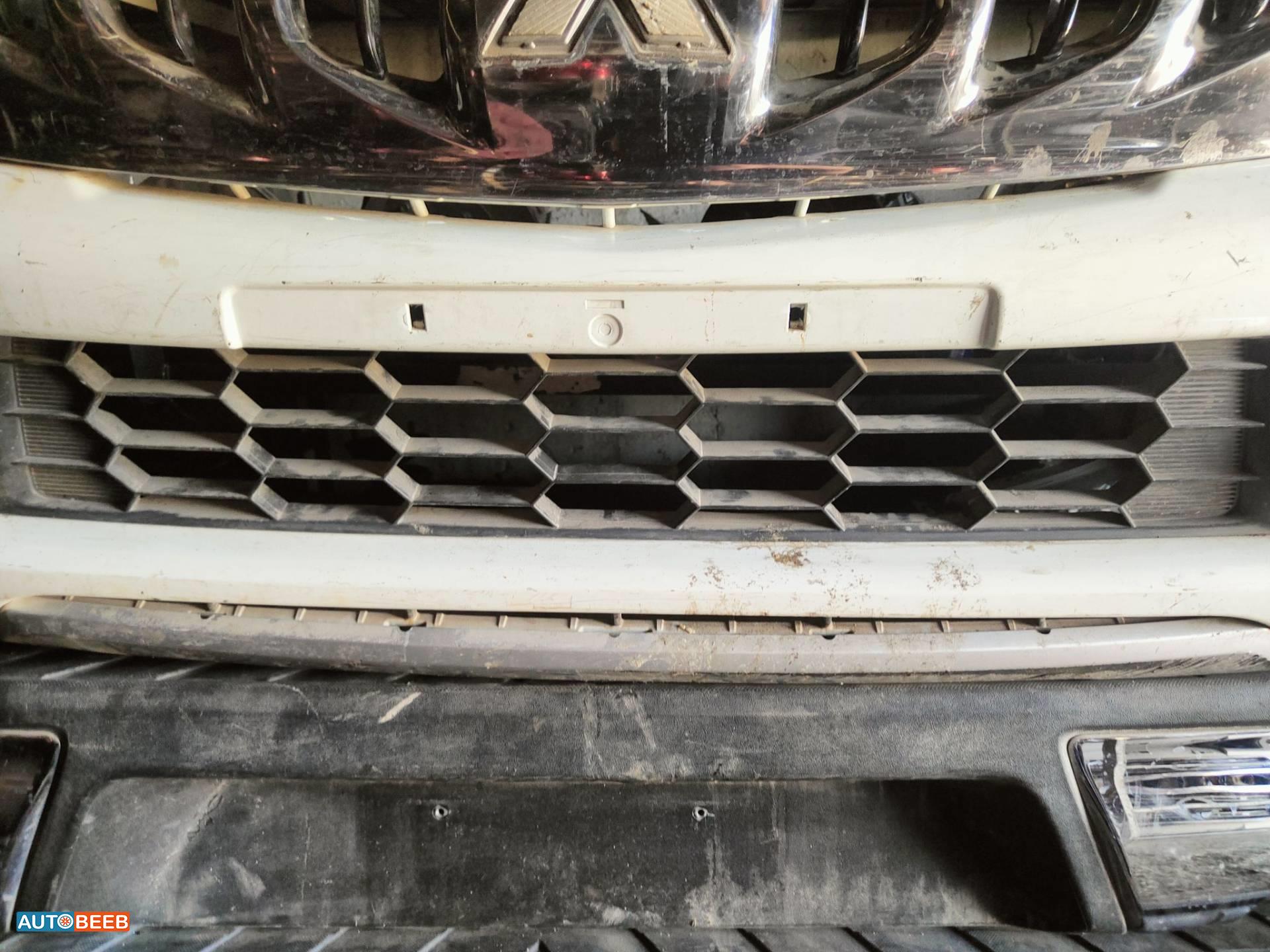 Body  Grilles Mitsubishi L200