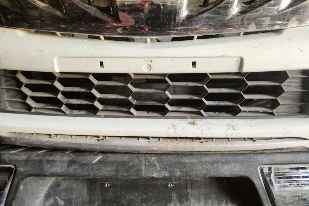 Body  Grilles Mitsubishi L200