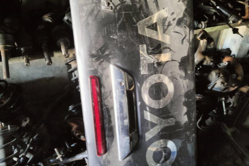 Body  Trunk Toyota Hilux