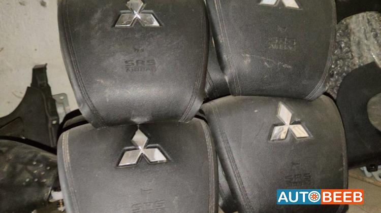 Cabin  Steering Wheel Mitsubishi L200