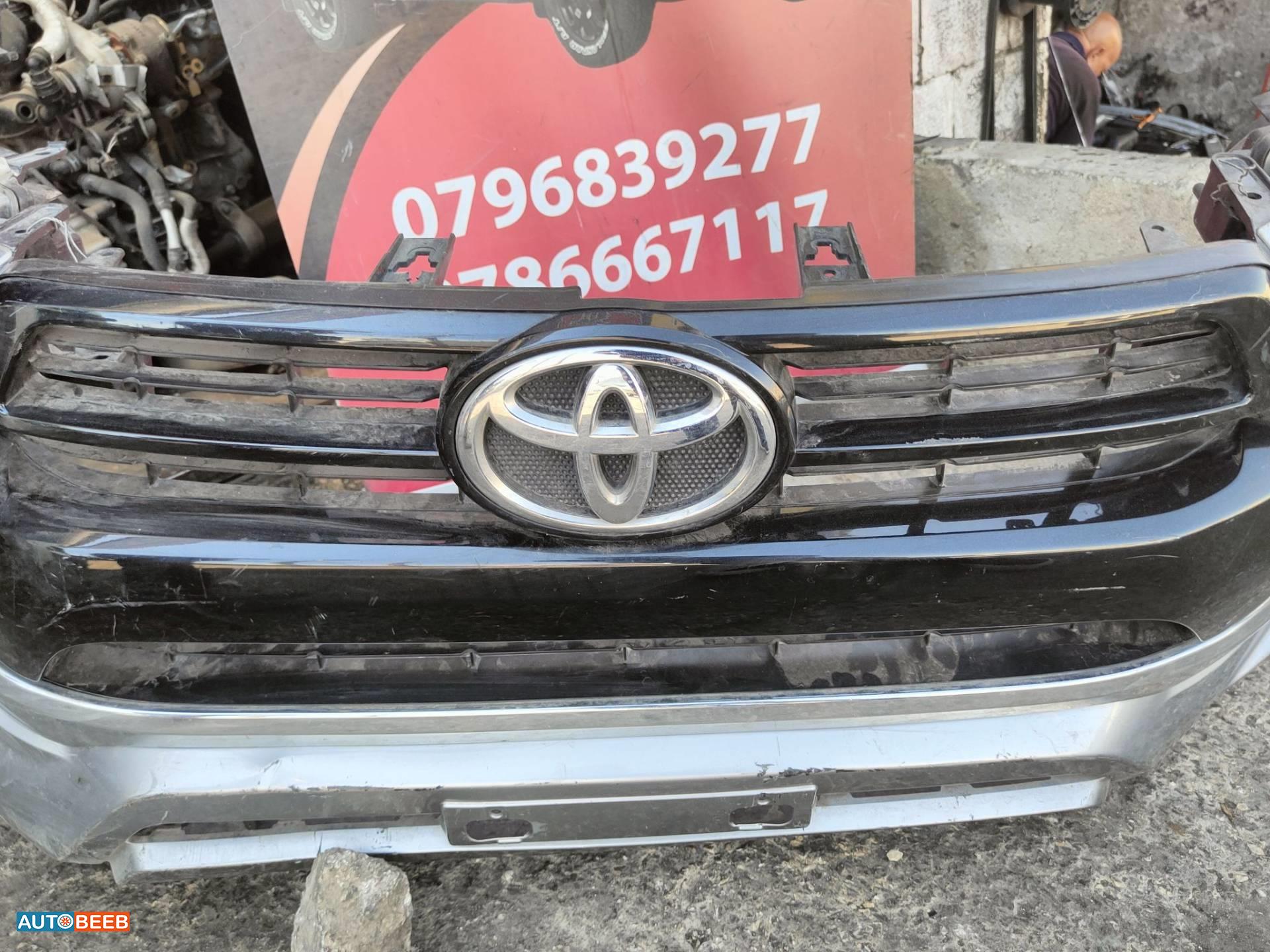 Body  Grilles Toyota Hilux
