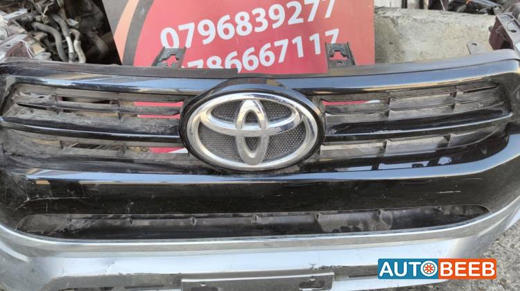 Body  Grilles Toyota Hilux