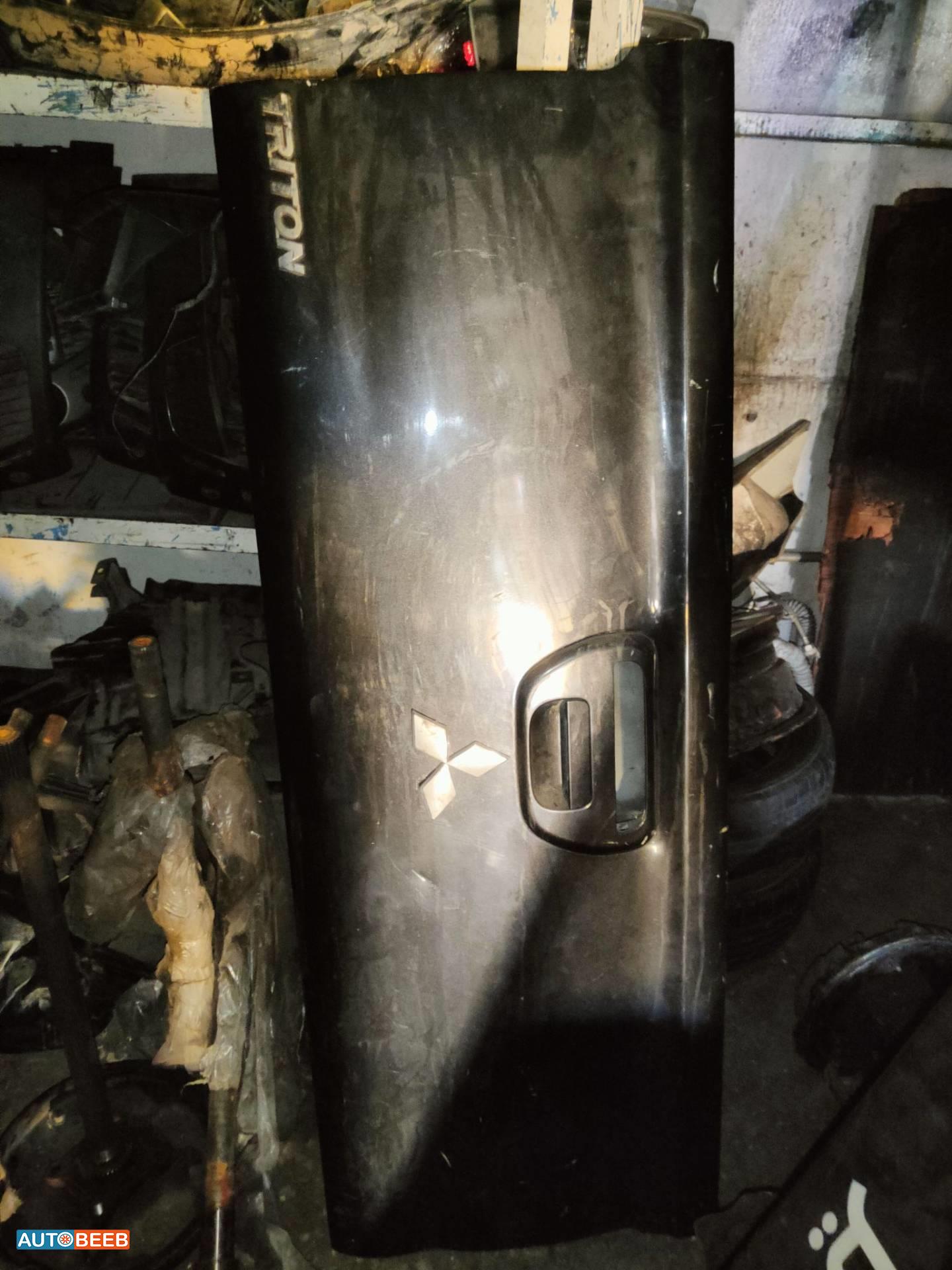 Body  Trunk Mitsubishi L200