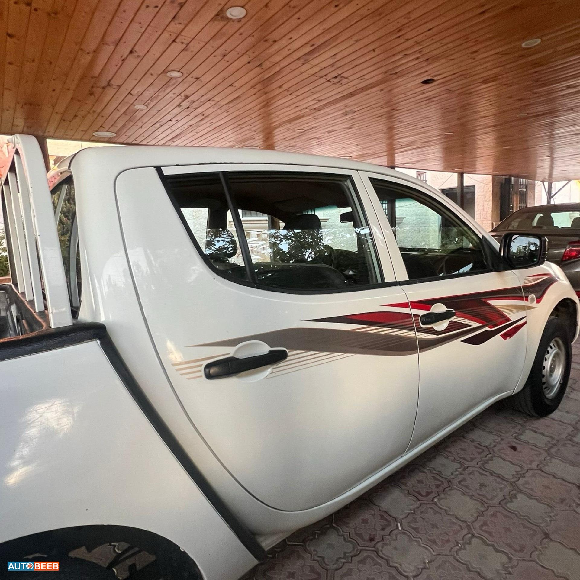 Mitsubishi L200 2014