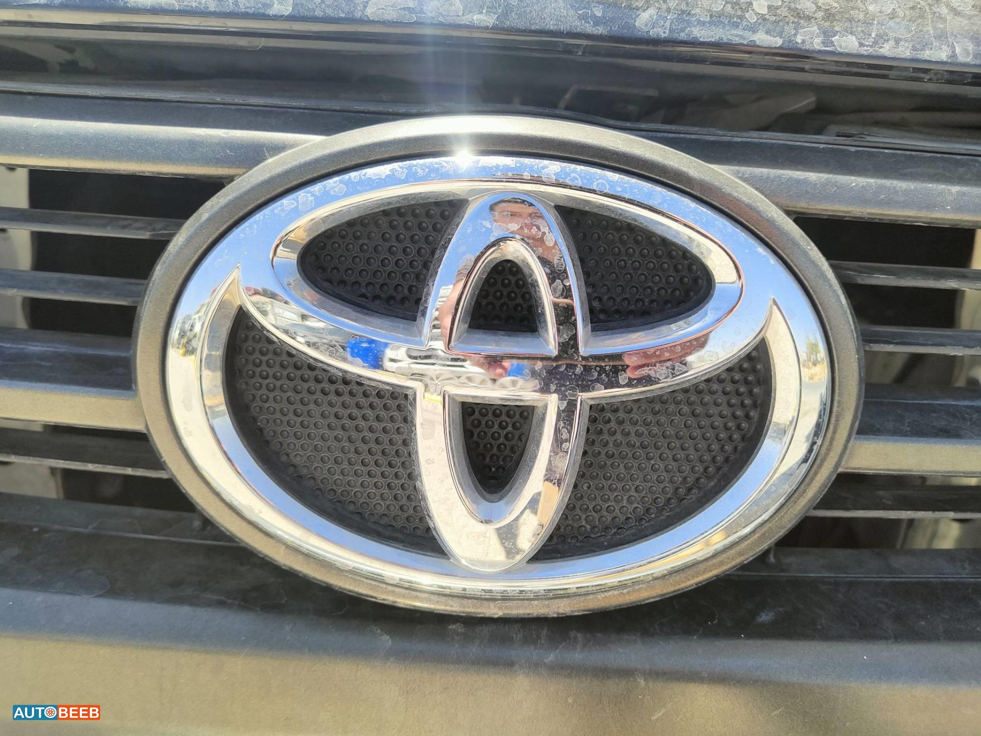 Body  Emblems Toyota Hilux