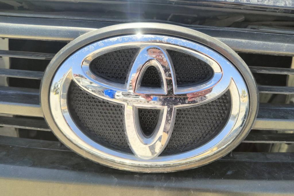 Body  Emblems Toyota Hilux