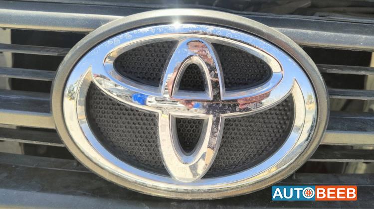 Body  Emblems Toyota Hilux