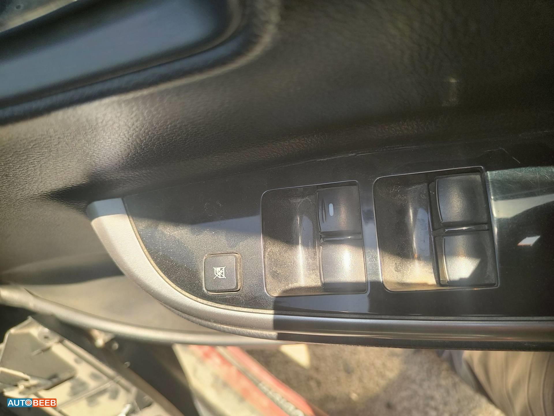 Cabin  Control buttons Mitsubishi L200