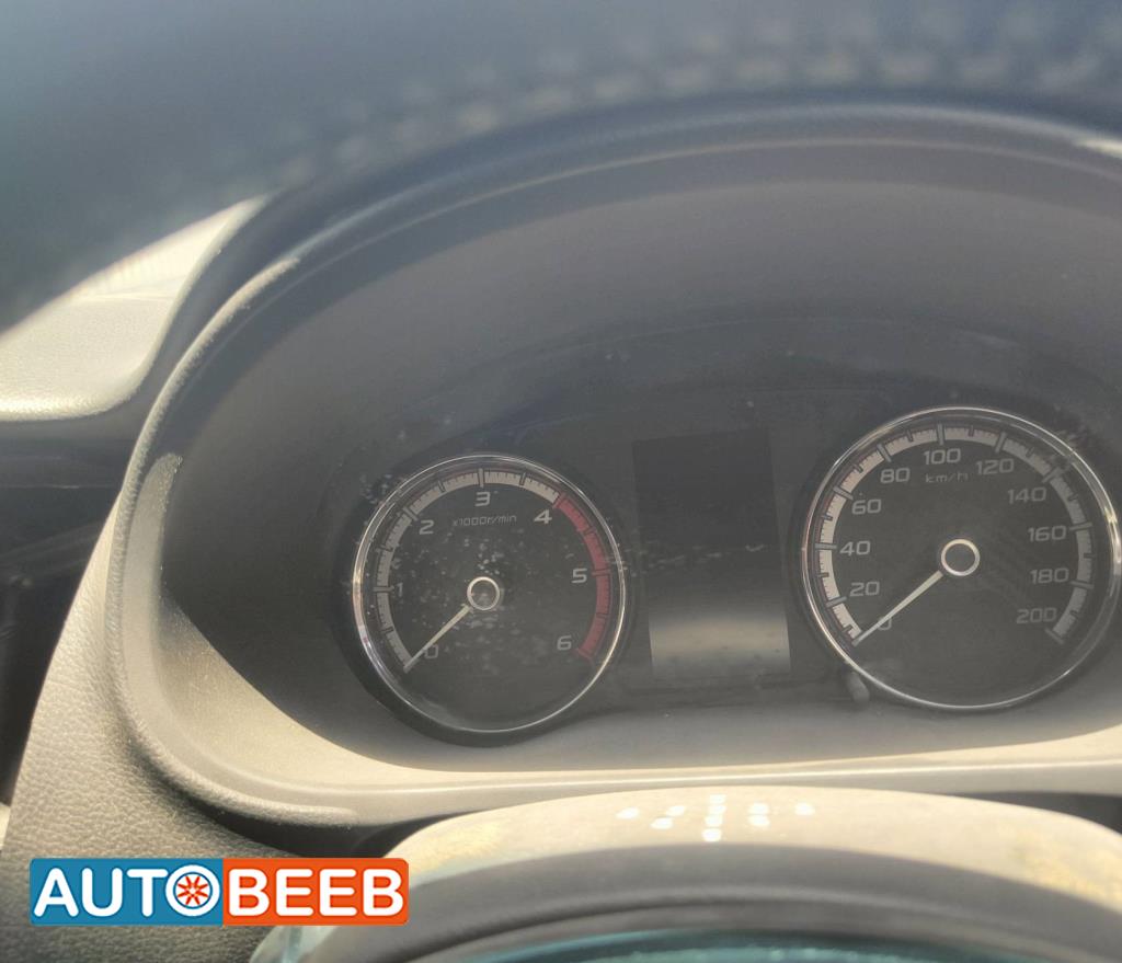 Cabin  Dashboard Mitsubishi L200