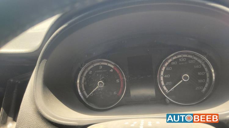 Cabin  Dashboard Mitsubishi L200