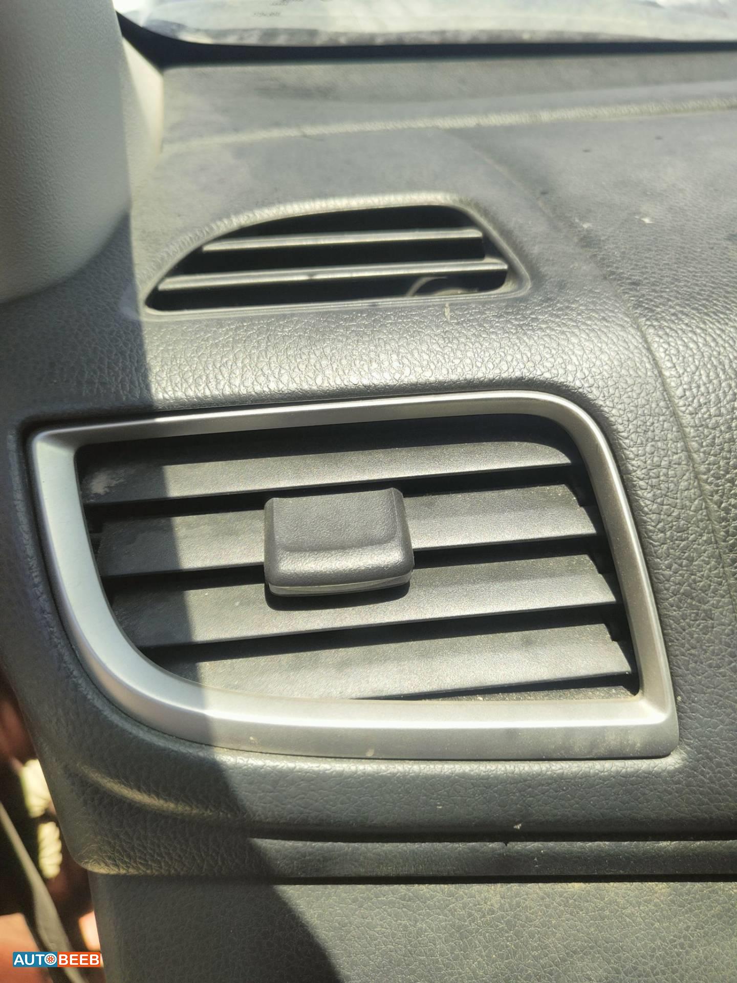 Cabin  Control buttons Mitsubishi L200