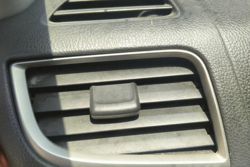 Cabin  Control buttons Mitsubishi L200