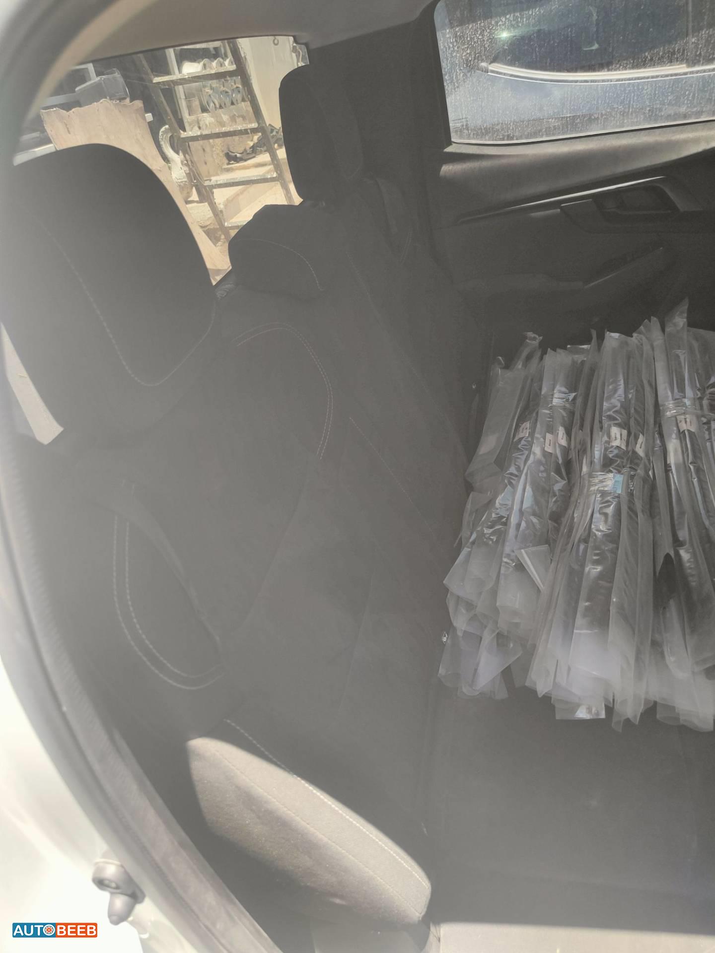 Cabin  Seat Isuzu D-Max
