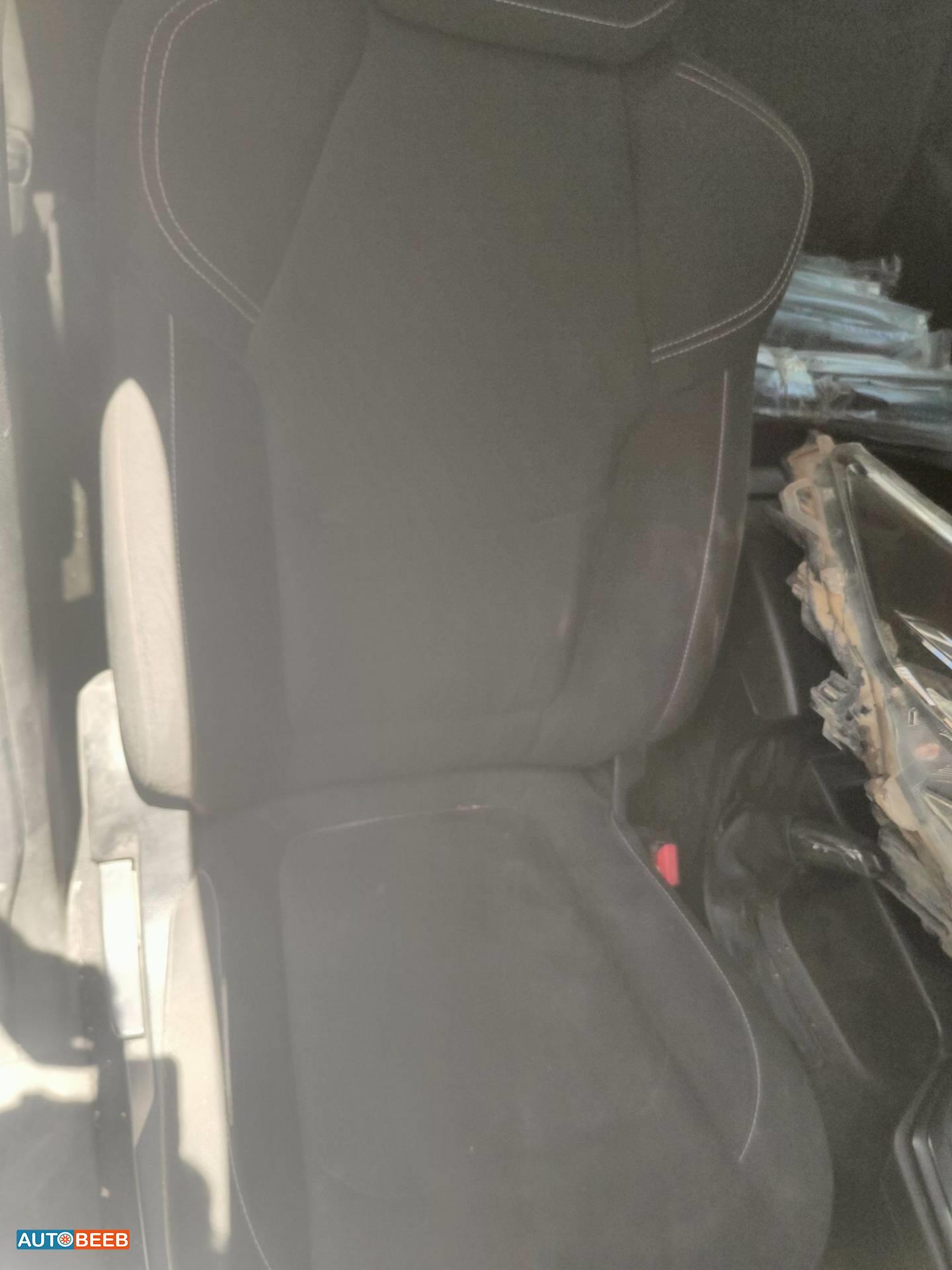 Cabin  Seat Isuzu D-Max