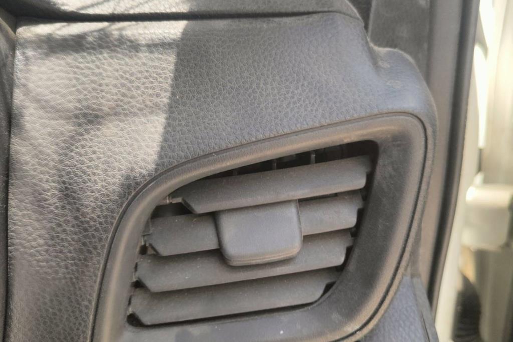 Cabin  Control buttons Isuzu D-Max