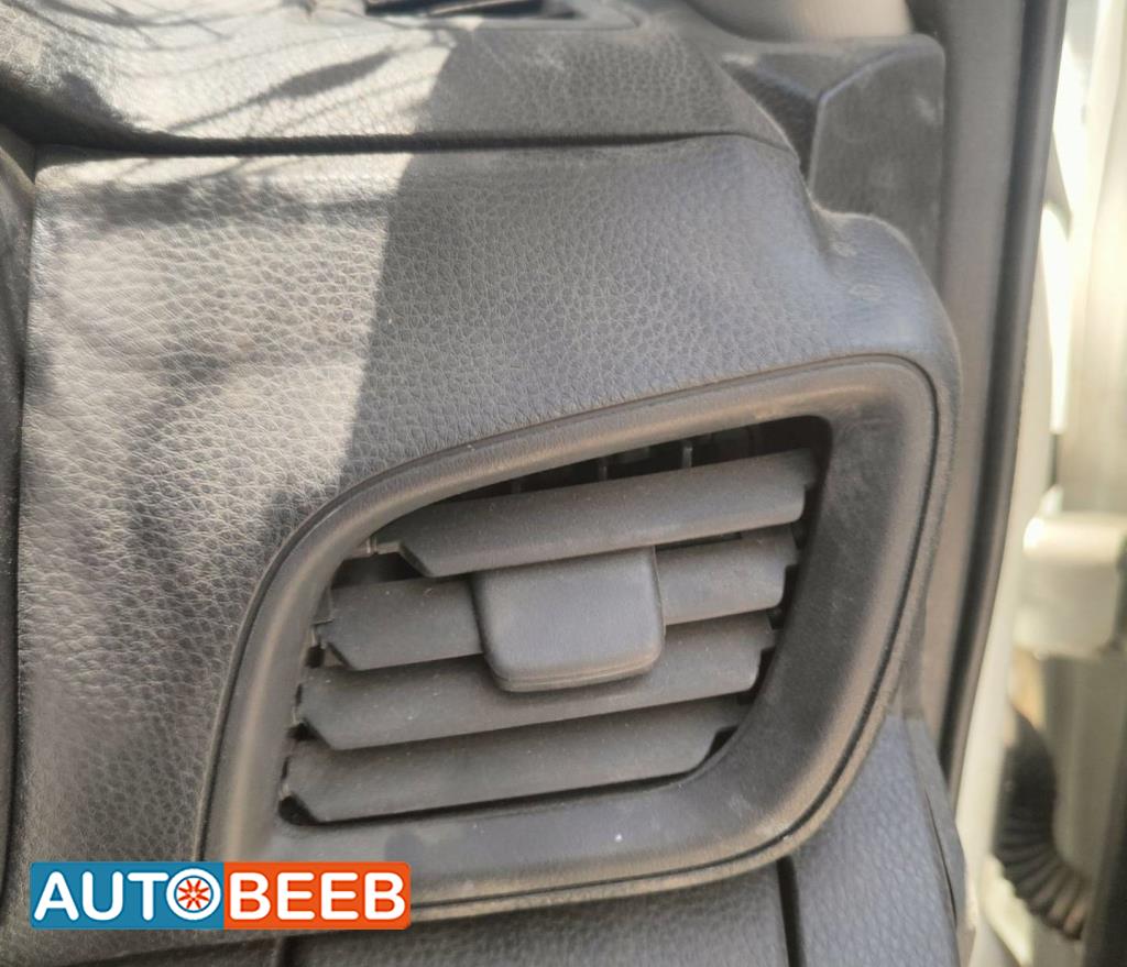 Cabin  Control buttons Isuzu D-Max