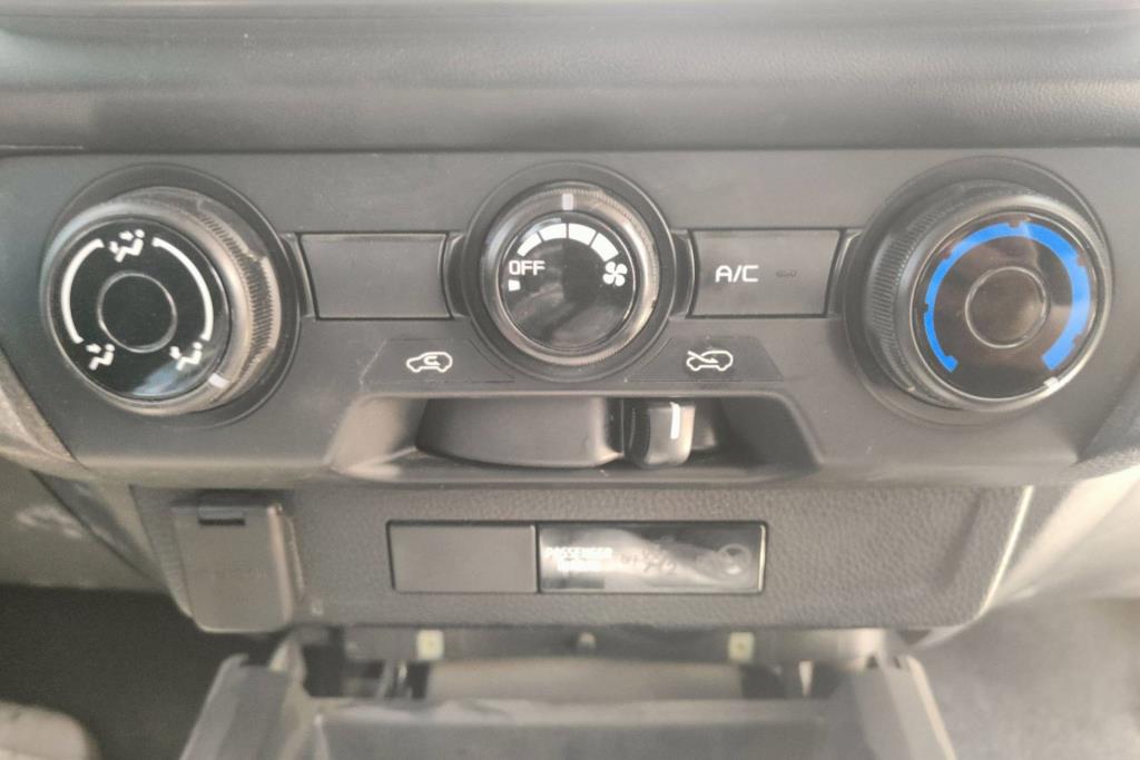 Cabin  Control buttons Isuzu D-Max
