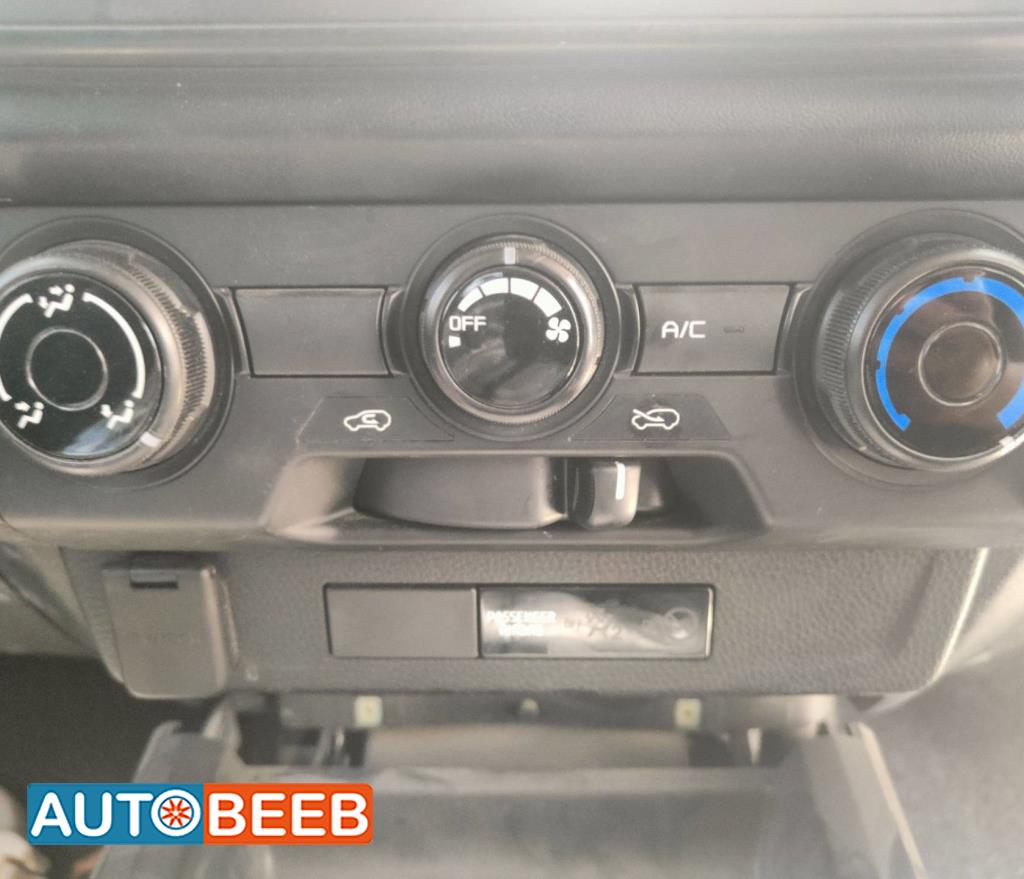 Cabin  Control buttons Isuzu D-Max