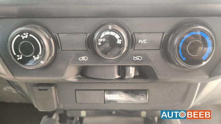 Cabin  Control buttons Isuzu D-Max