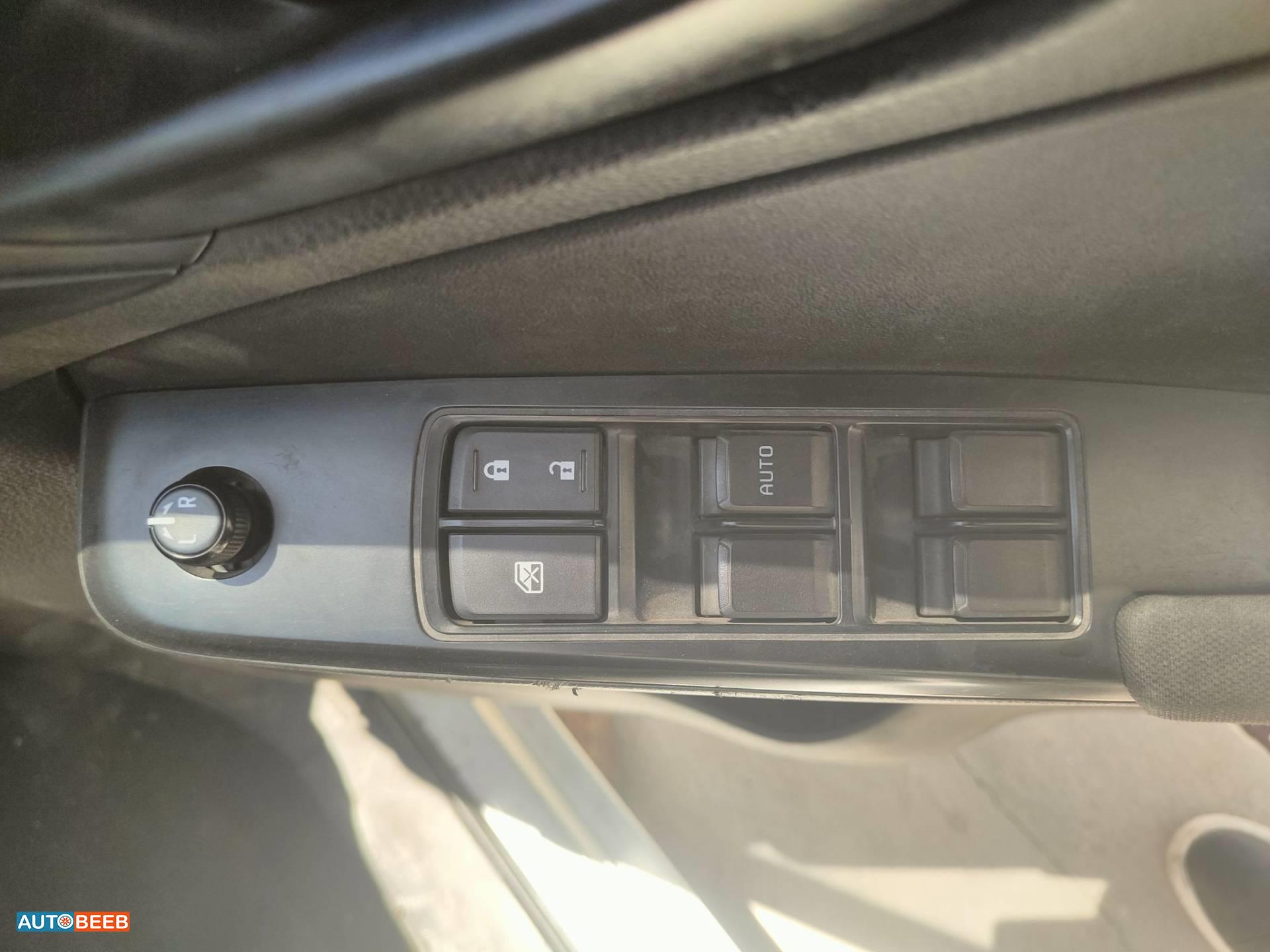 Cabin  Control buttons Isuzu D-Max