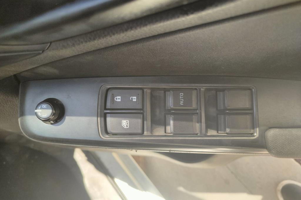 Cabin  Control buttons Isuzu D-Max