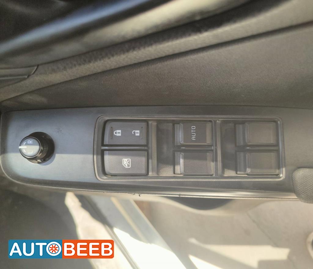 Cabin  Control buttons Isuzu D-Max