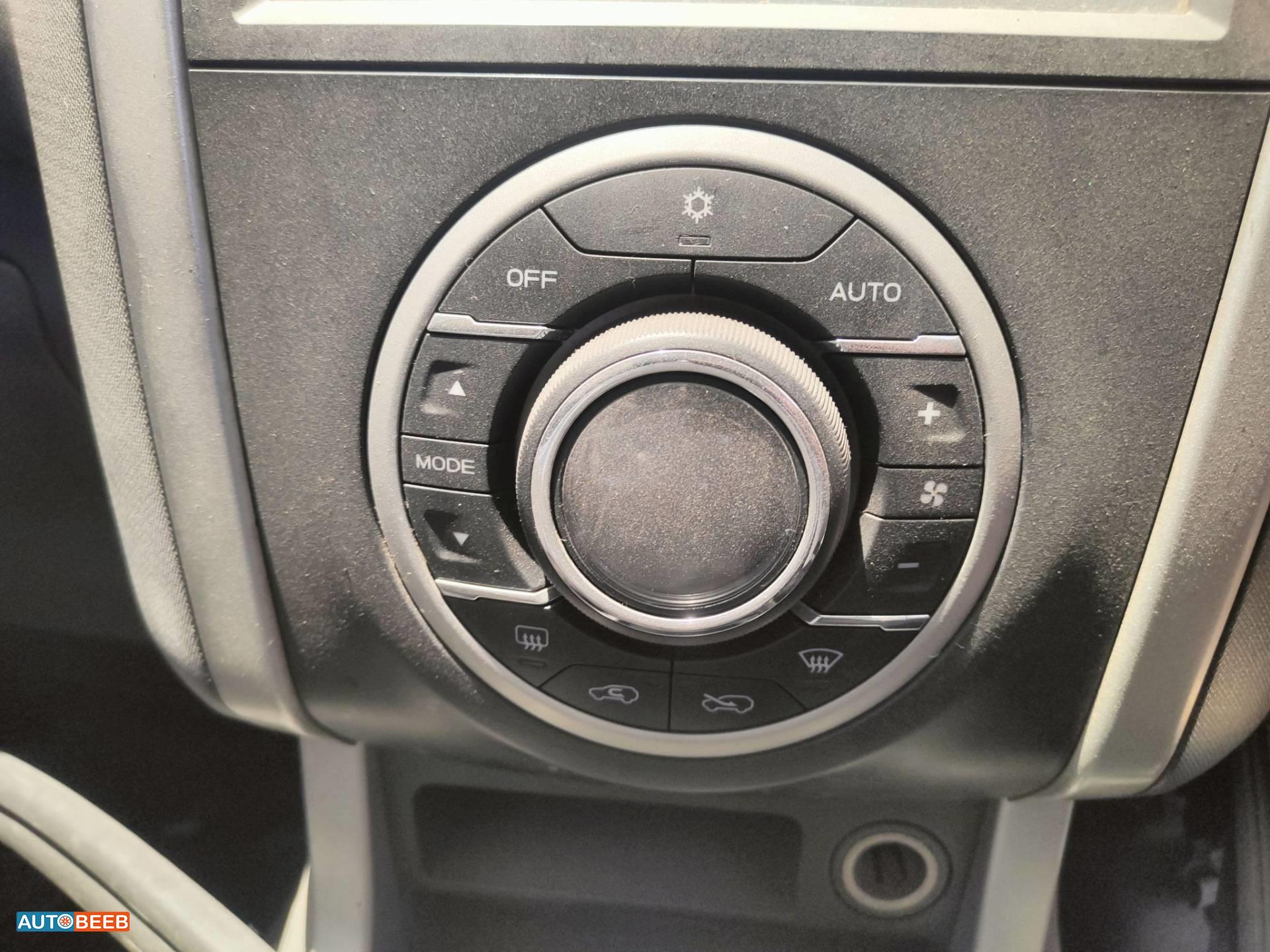 Cabin  Control buttons Isuzu D-Max